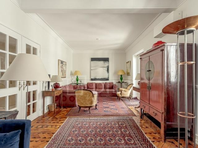 Apartamento venda em Estrela, Lisboa