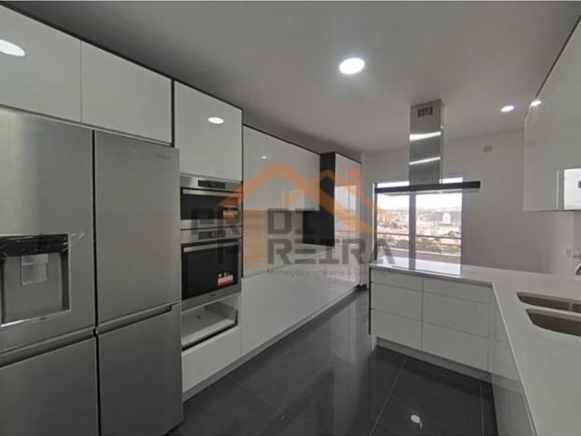 Apartamento venda em Colinas do Cruzeiro, Odivelas