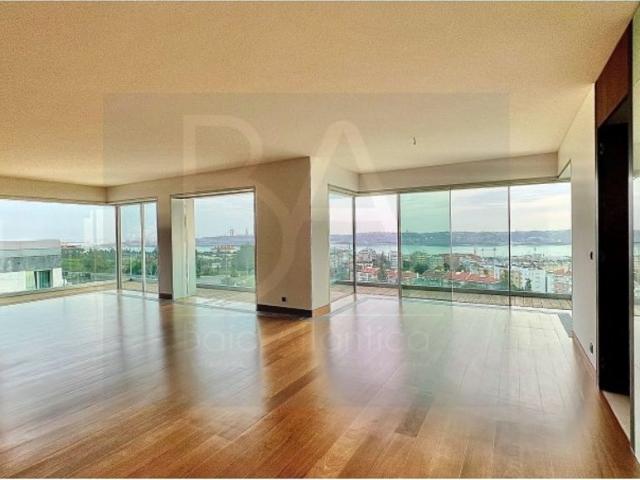 Apartamento venda em São Francisco Xavier, Lisboa