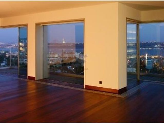 Apartamento venda em São Francisco Xavier, Lisboa