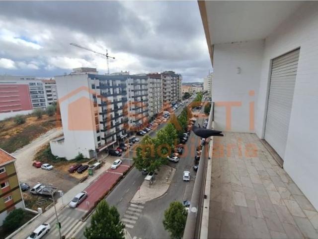 Apartamento venda em Cruz d'Areia, Leiria