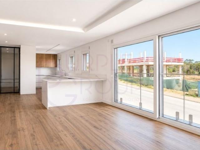 Apartamento venda em Quinta de Santa Ana, Almada