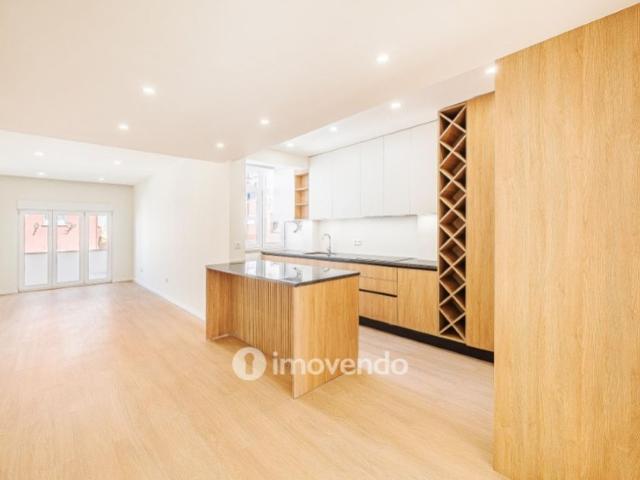 Apartamento venda em Santiago Dos Velhos, Lisboa