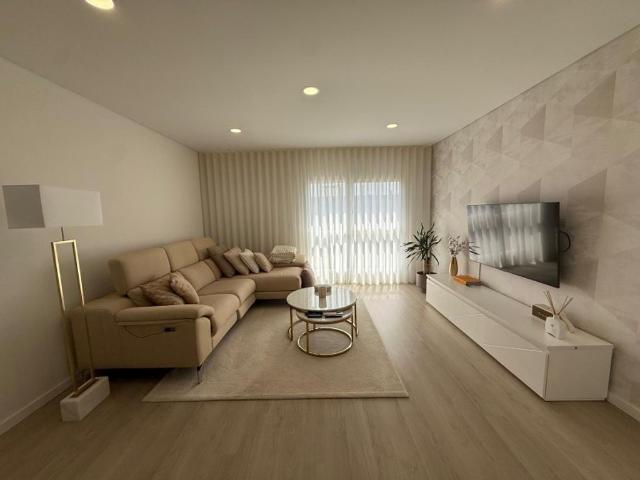 Apartamento venda em Urbanização Casas do Lago, Amadora
