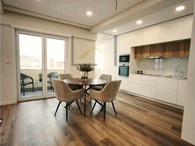 Apartamento venda em Bairro de Santa Cruz de Benfica, Lisboa