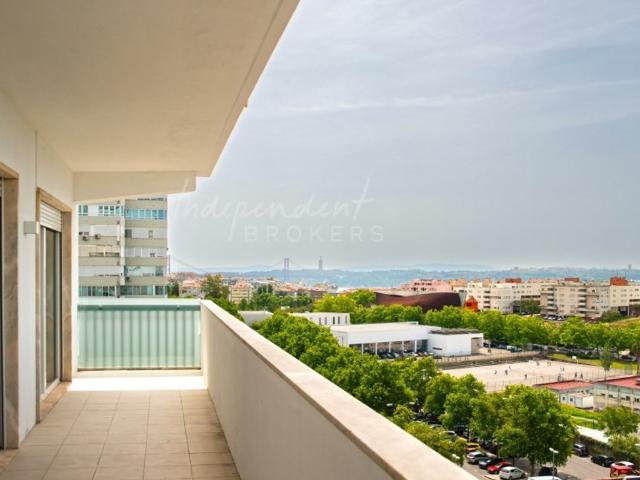 Apartamento venda em São Francisco Xavier, Lisboa