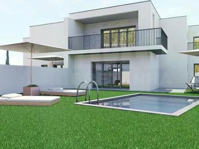 Casa venda em Mogadouro, Bragança