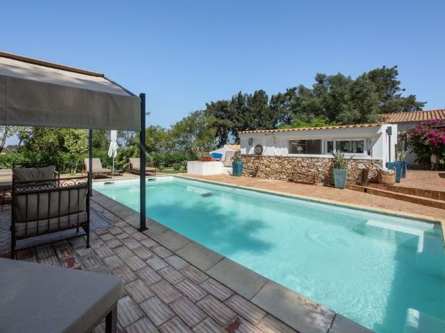 Casa venda em Estômbar, Faro