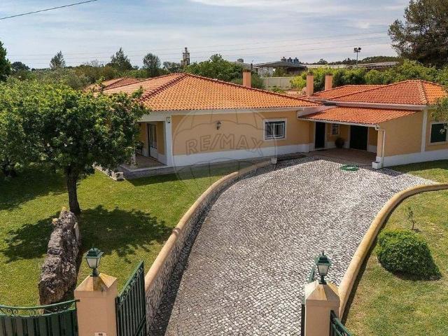 Casa venda em Algarão, Alcobaça