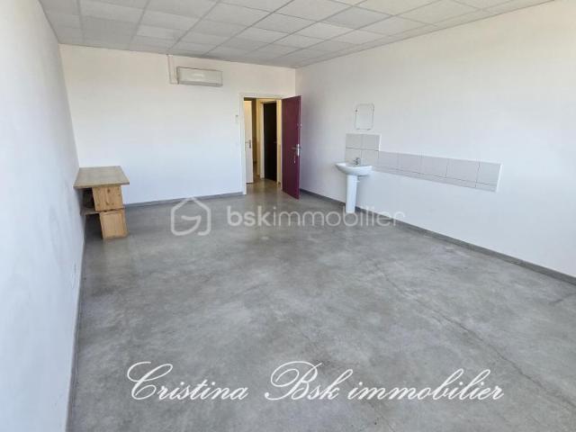 Bureau vente à Forcalquier, La Brillanne