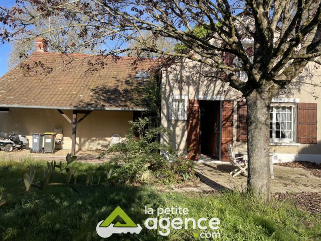 Maison vente à Saint-Amand-Montrond, La Chapelle-hugon
