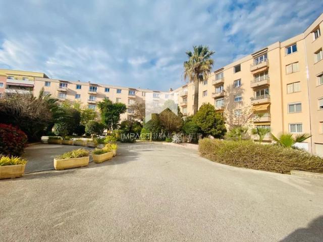 Appartement vente à Arrondissement de Toulon, Hyères