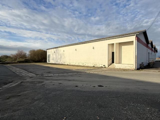 Local Commercial vente à Rochefort, Le Gua