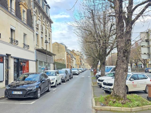 Bureau vente à Arches, Charleville-Mézières