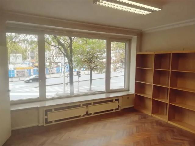 Bureau vente à Anderlecht, Bruxelles