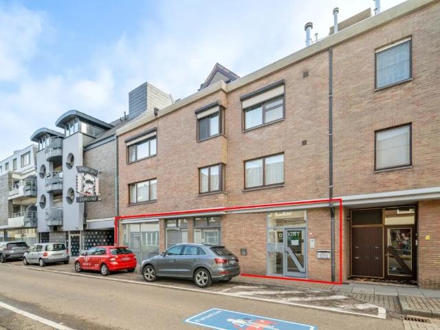 Bureau vente à Maaseik, Limburg