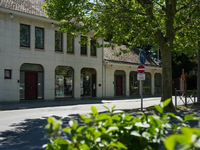 Bureau vente à Bergen, Wallonie
