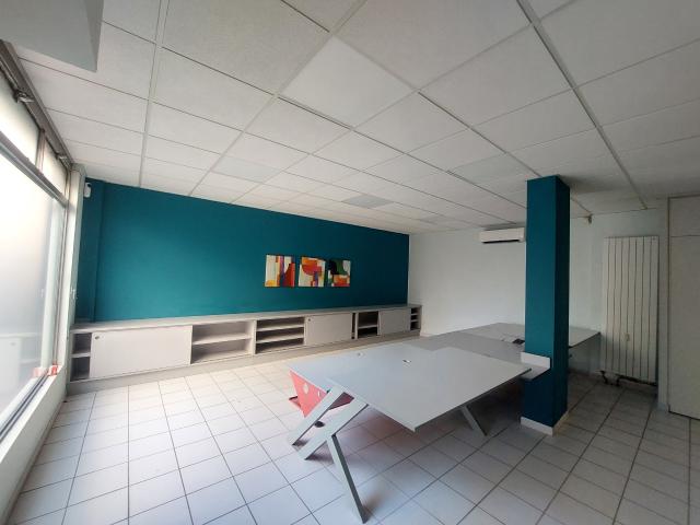 Bureau vente à Villefranche-sur-Saône, Rhône