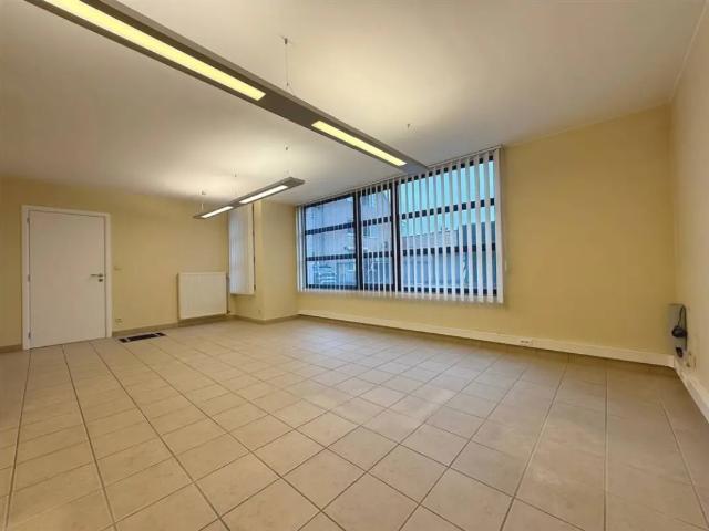 Bureau vente à Beau-Séjour, Tournai