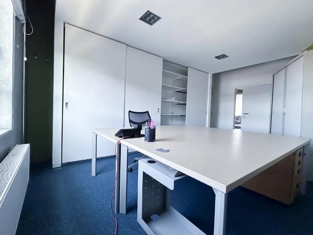 Bureau vente à Lava, Brabant