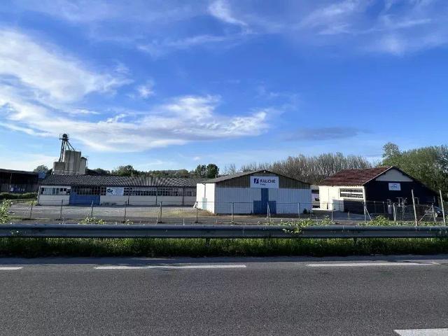 Local Commercial vente à Orthez, Les Maures