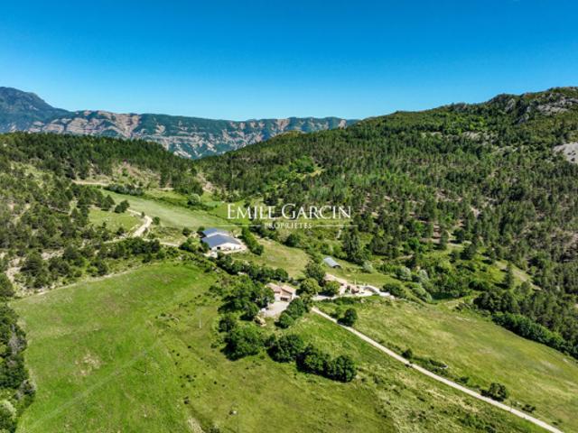 Maison vente à Forcalquier, Entrepierres