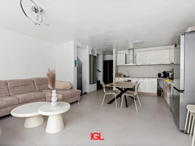 Duplex vente à Sint-pieters-leeuw, Brabant