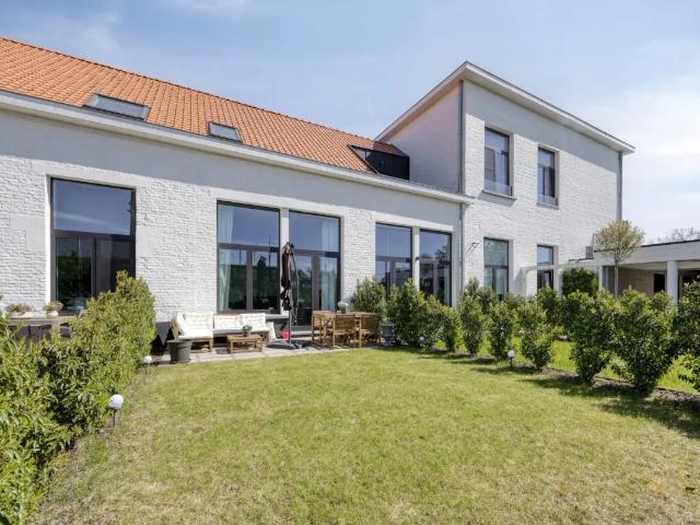 Duplex vente à Sint-pieters-leeuw, Brabant