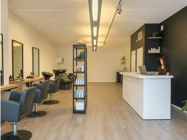 Local Commercial vente à Harelbeke, West-Vlaanderen