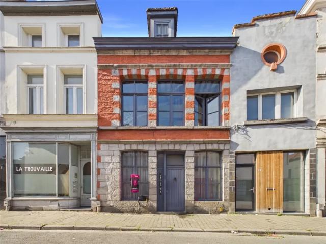 Local Commercial vente à Centre historique, Tournai