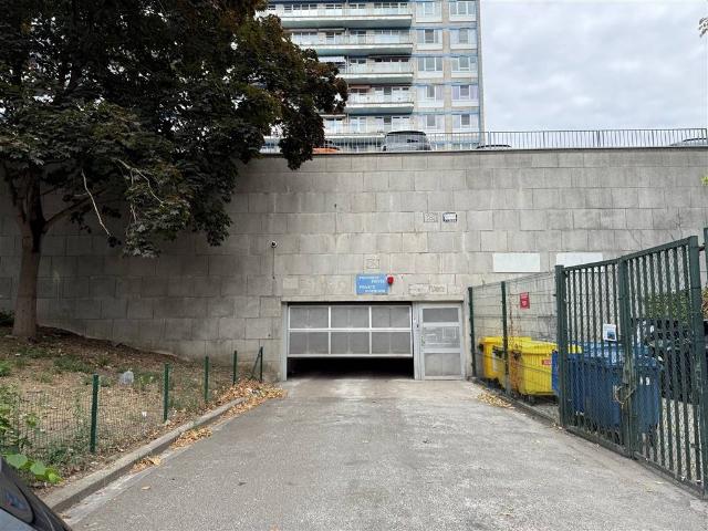 Garage vente à Anderlecht, Bruxelles