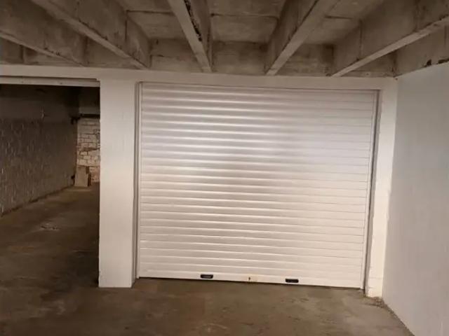 Garage vente à Anderlecht, Bruxelles