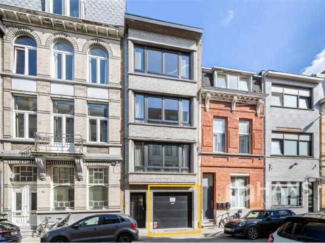 Garage vente à Seefhoek-Stuivenberg, Antwerpen