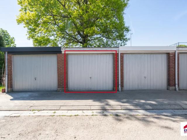 Garage vente à Bodeghem-saint-martin, Brabant