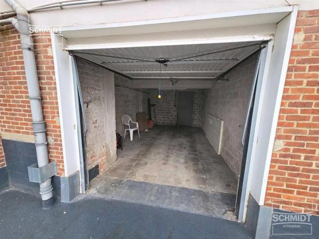 Garage vente à La Chasse - De Jacht, Etterbeek