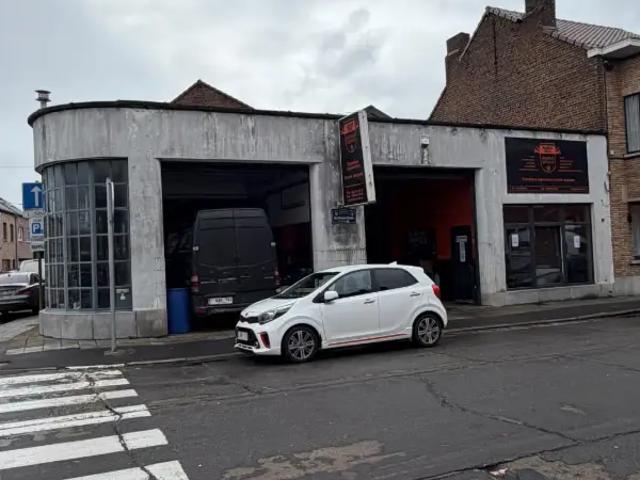 Garage vente à La Louvière, Wallonie