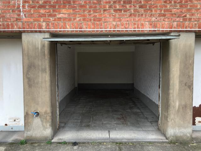 Garage vente à Jette, Bruxelles