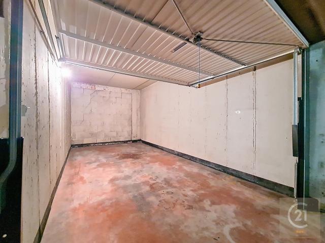 Garage vente à Jette, Bruxelles