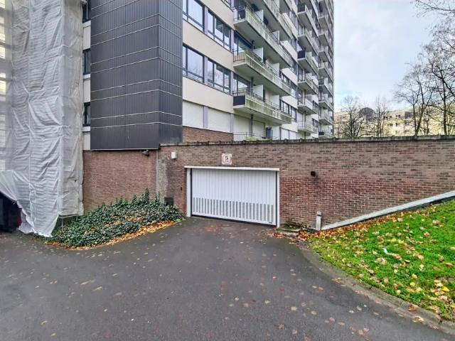 Garage vente à Jette, Bruxelles