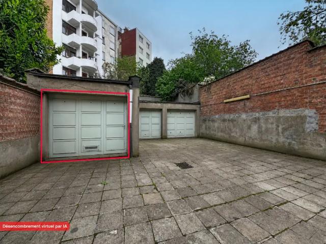 Garage vente à Jette, Bruxelles