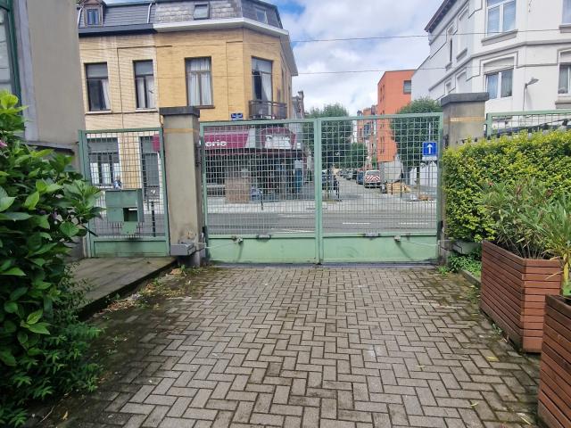 Garage vente à Jette, Bruxelles