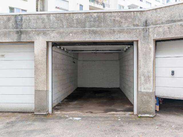 Garage vente à Kukelberg, Bruxelles