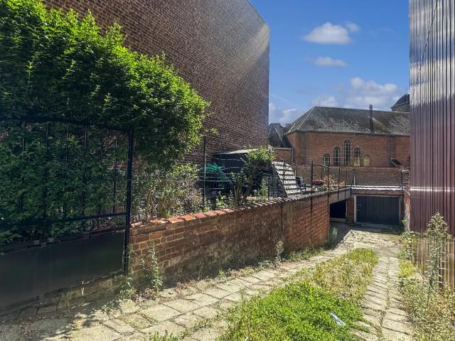 Garage vente à Laeken, Bruxelles