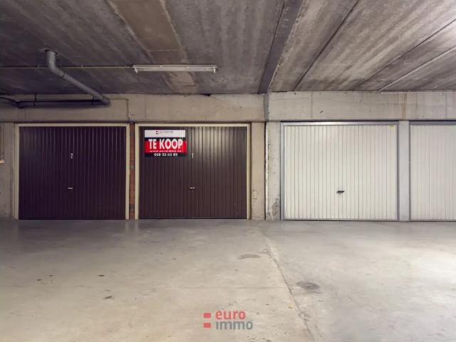 Garage vente à Nieuwpoort, West-Vlaanderen