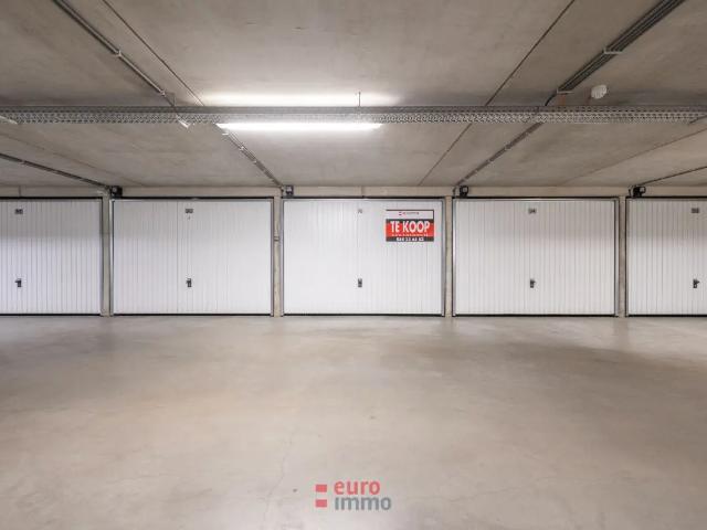 Garage vente à Nieuwpoort, West-Vlaanderen