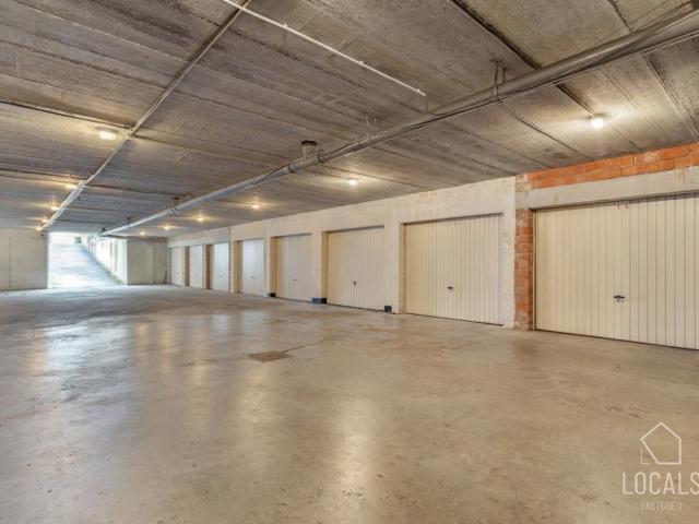 Garage vente à Ninove, Oost-Vlaanderen