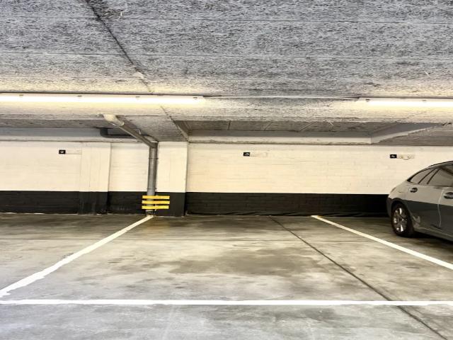 Garage vente à Saint-gilles, Bruxelles