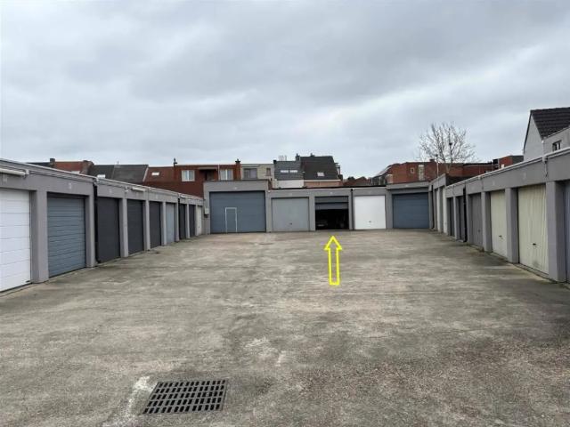 Garage vente à Sint-niklaas, Oost-Vlaanderen