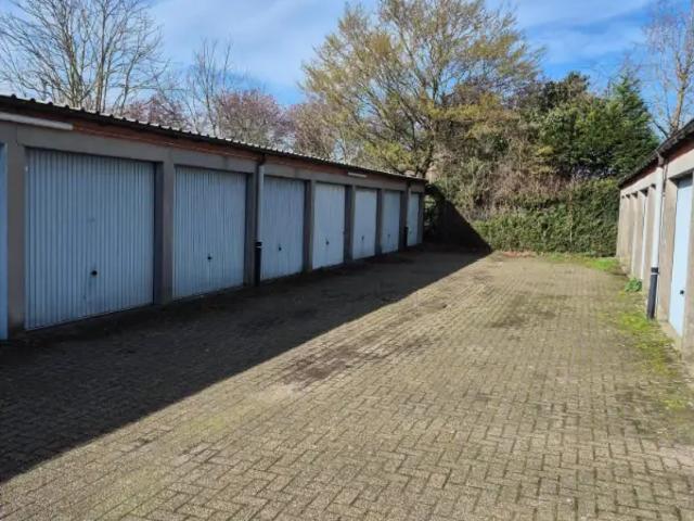 Garage vente à Sint-niklaas, Oost-Vlaanderen