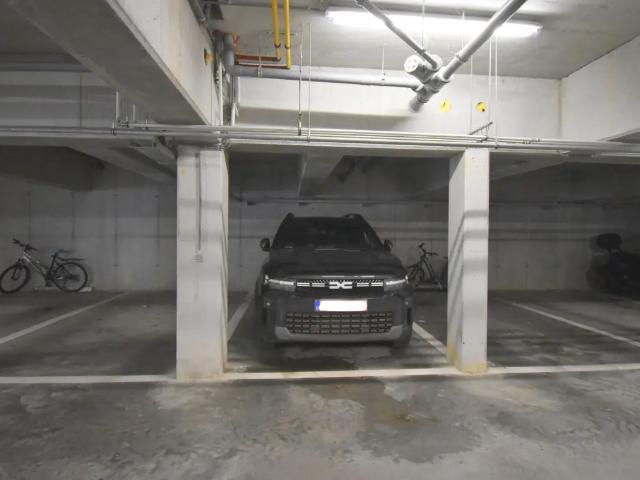 Garage vente à Sint-pieters-leeuw, Brabant
